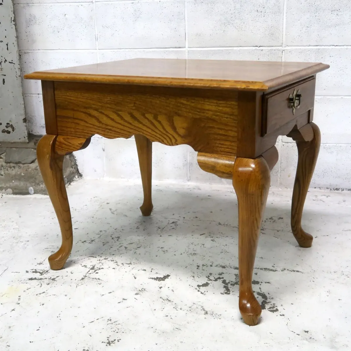 Broyhill アンティーク サイドテーブル