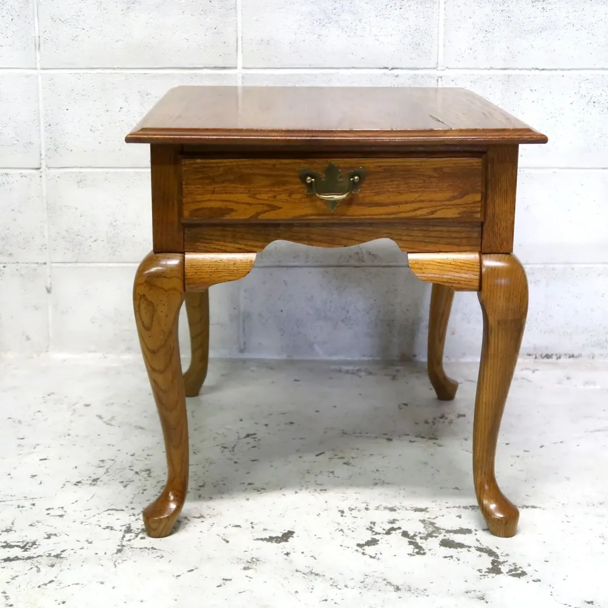 Broyhill アンティーク サイドテーブル