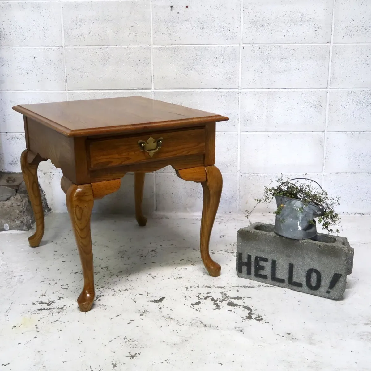 Broyhill アンティーク サイドテーブル