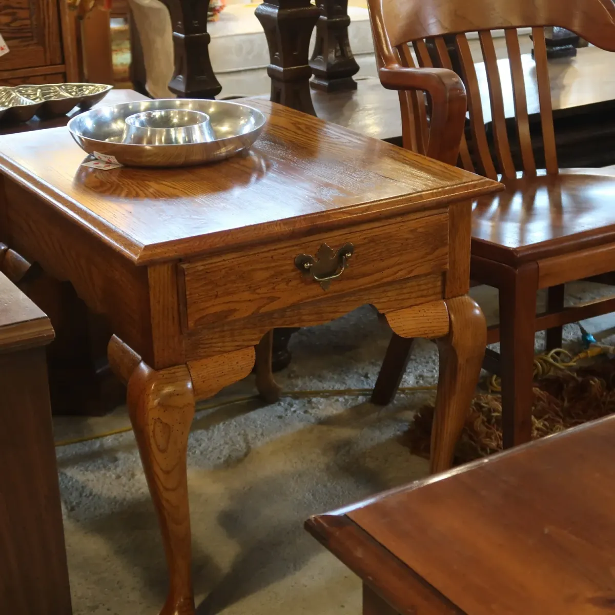 Broyhill アンティーク サイドテーブル