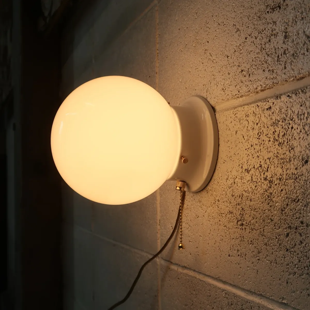 ミルクガラスシェード ブラケットランプ