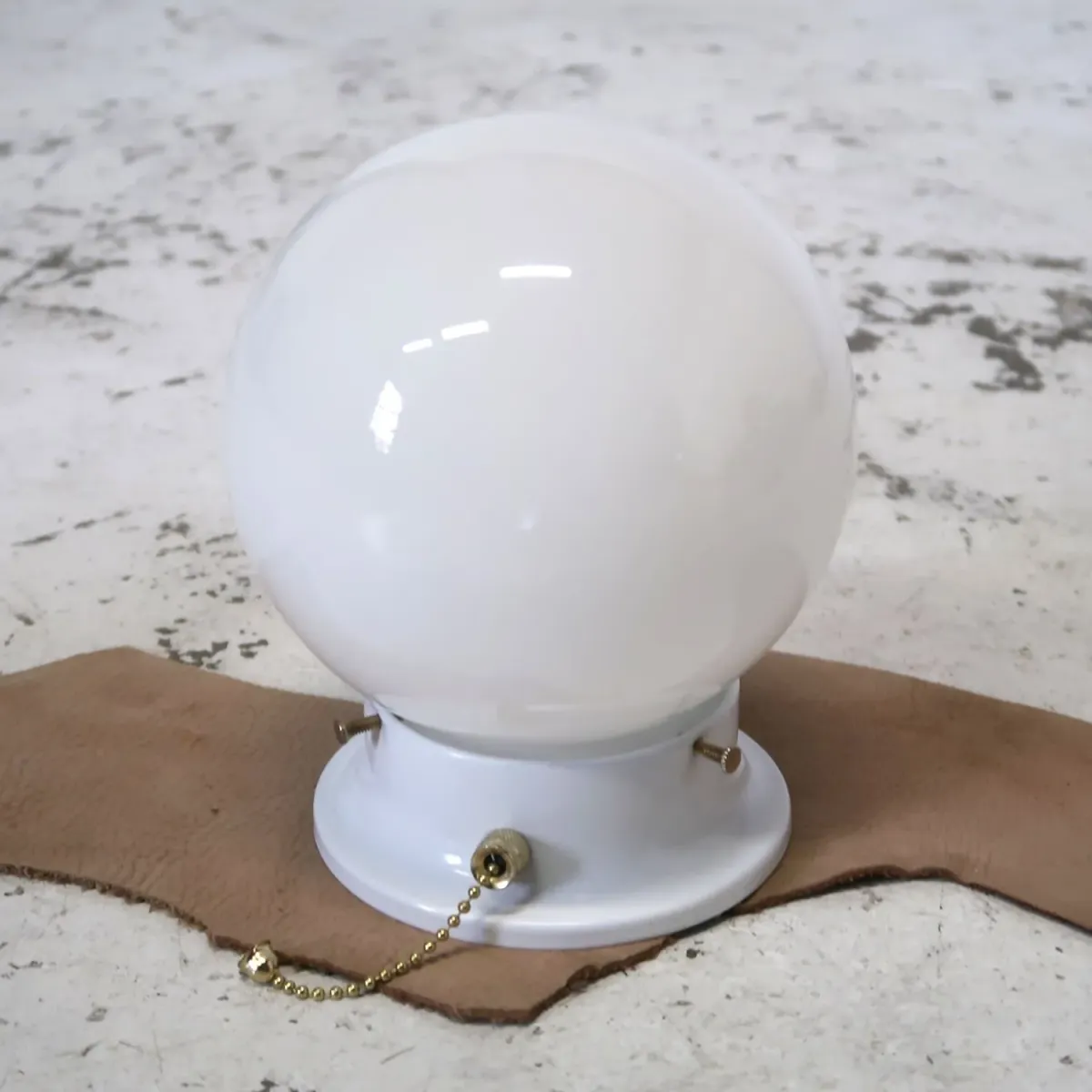 ミルクガラスシェード ブラケットランプ