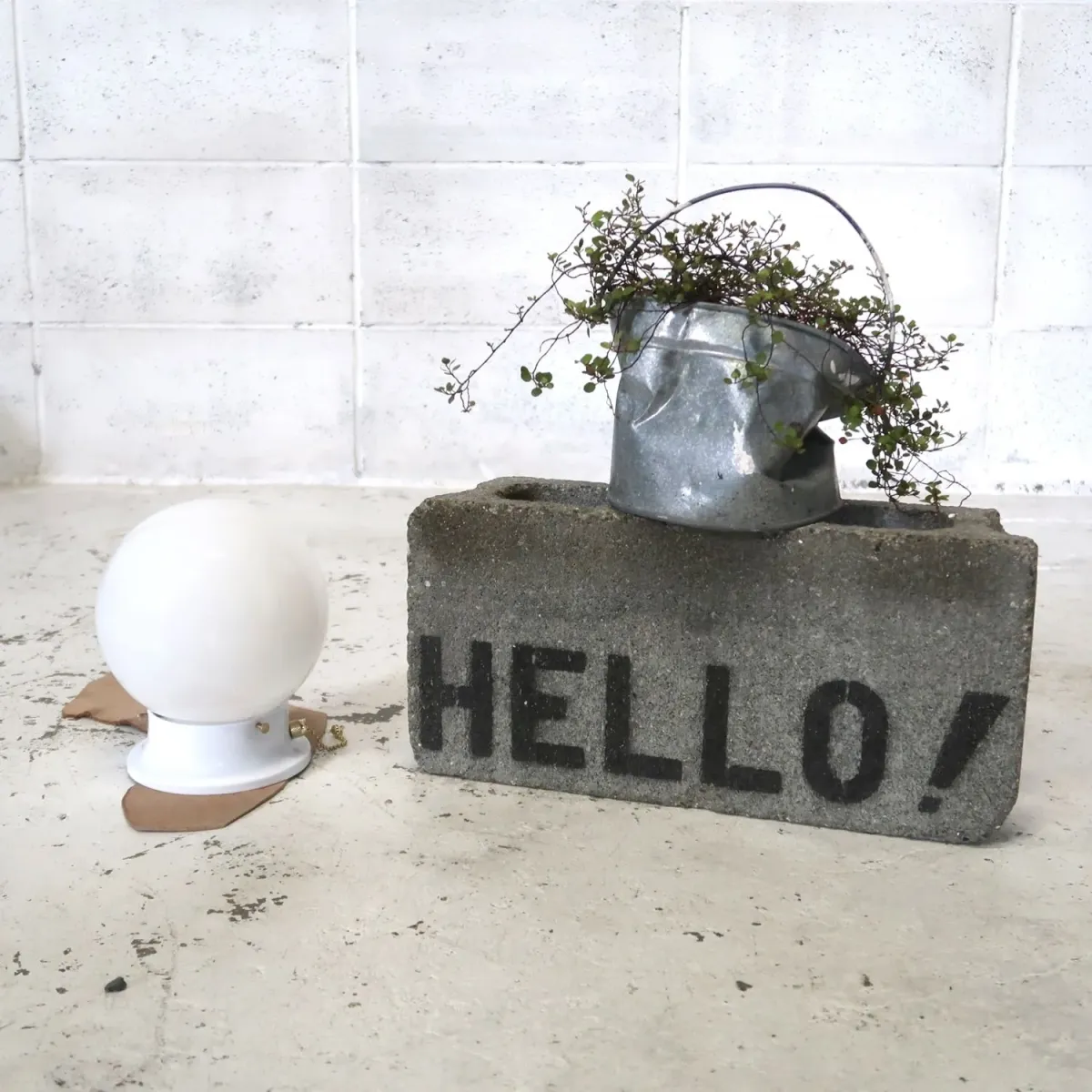 ミルクガラスシェード ブラケットランプ