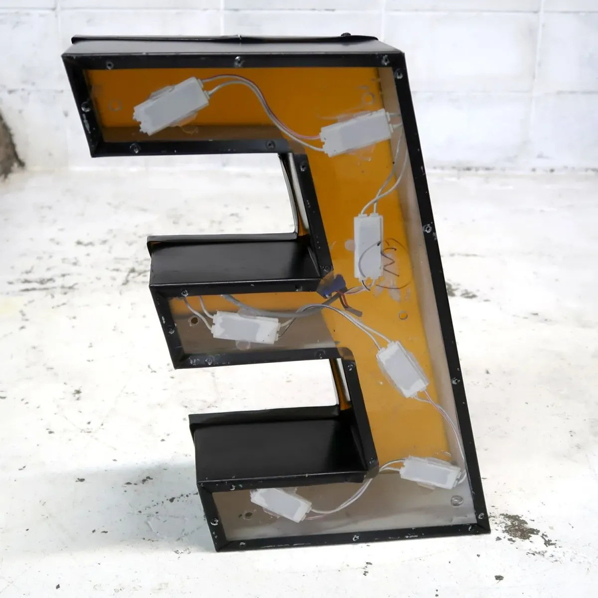 ビンテージ レターサイン E