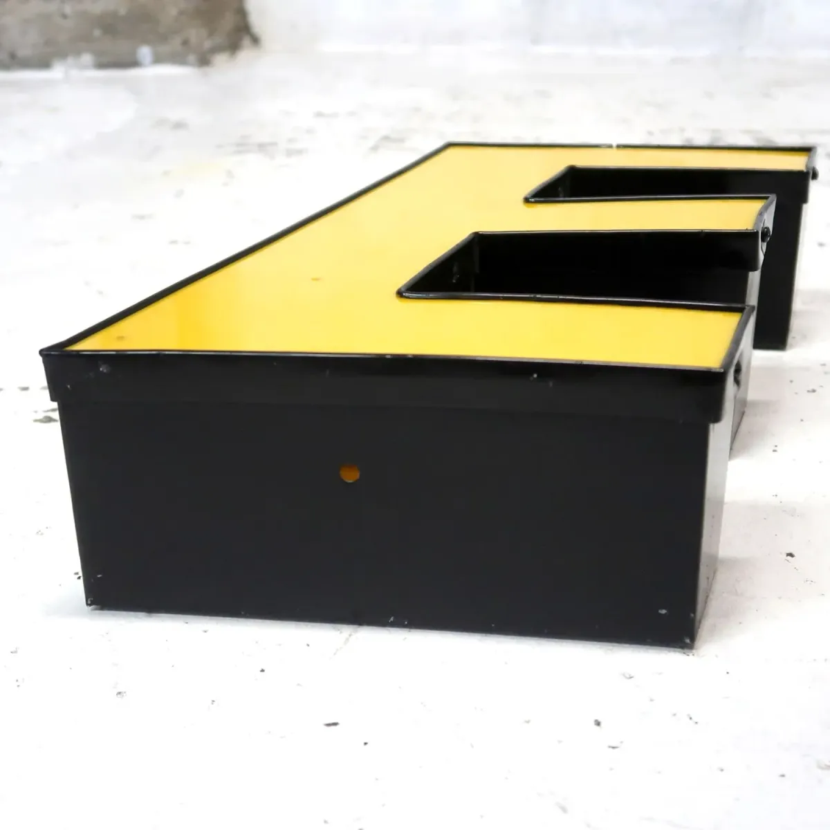 ビンテージ レターサイン E