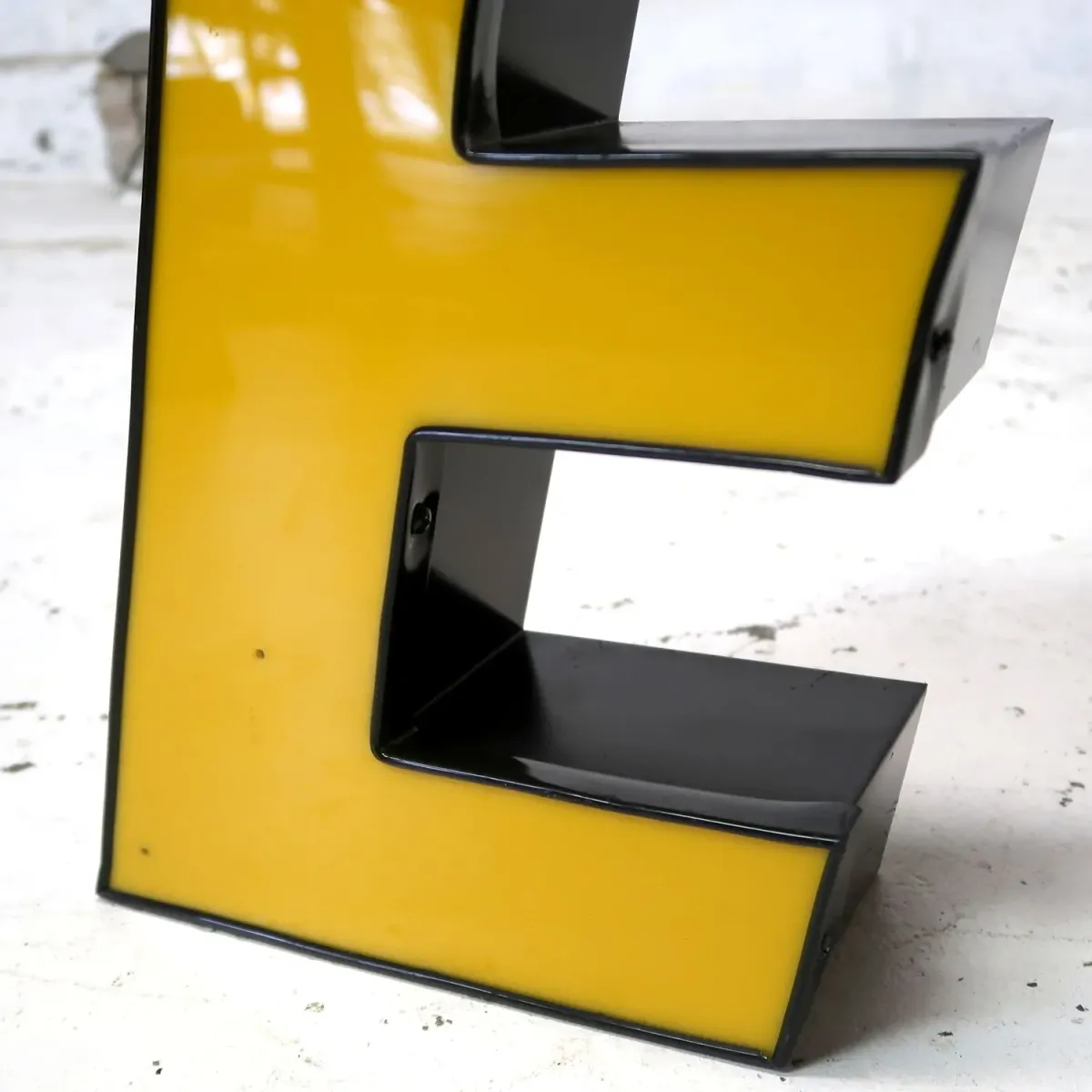 ビンテージ レターサイン E