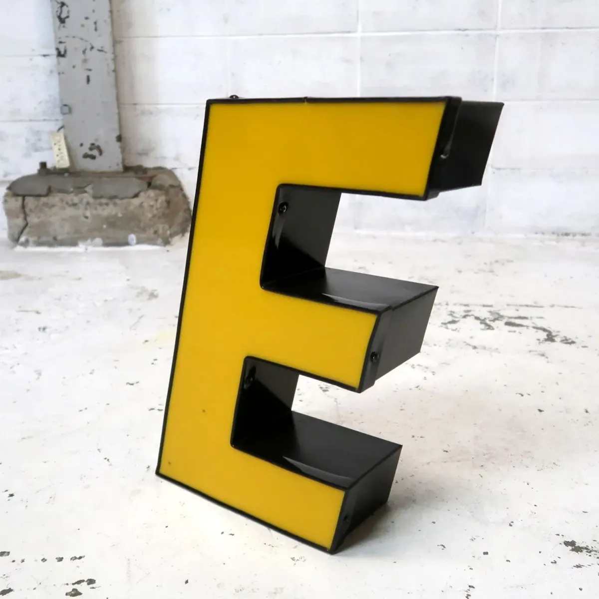 ビンテージ レターサイン E