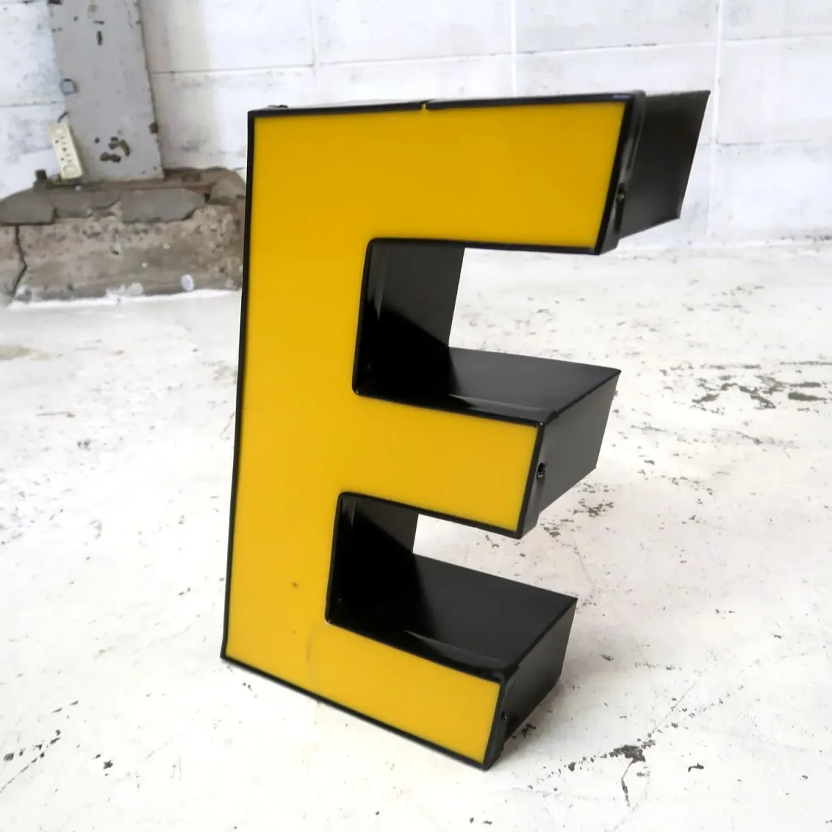 ビンテージ レターサイン E