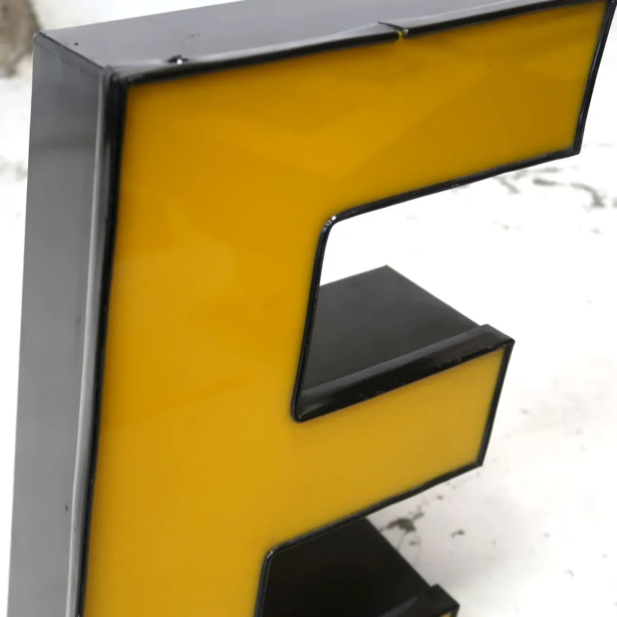 ビンテージ レターサイン E