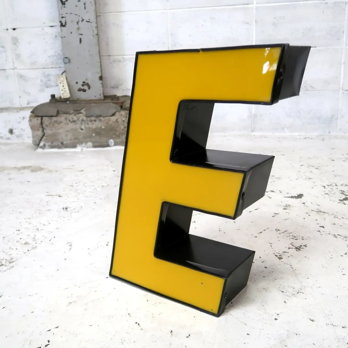 ビンテージ レターサイン E