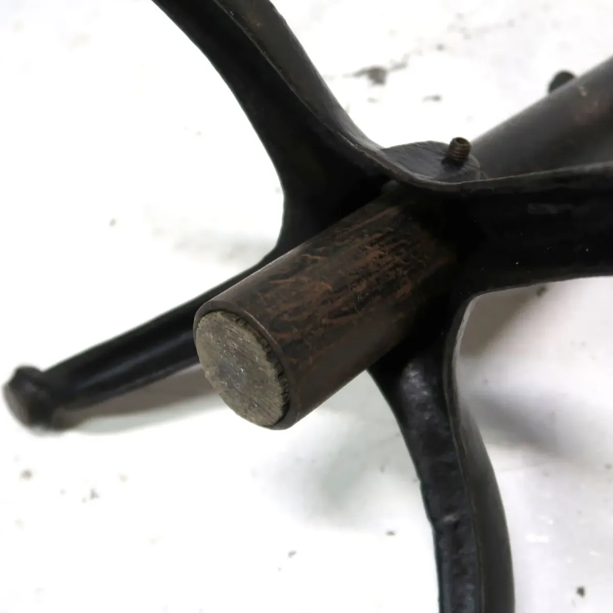 アンティーク アイアン フラッグポールスタンド