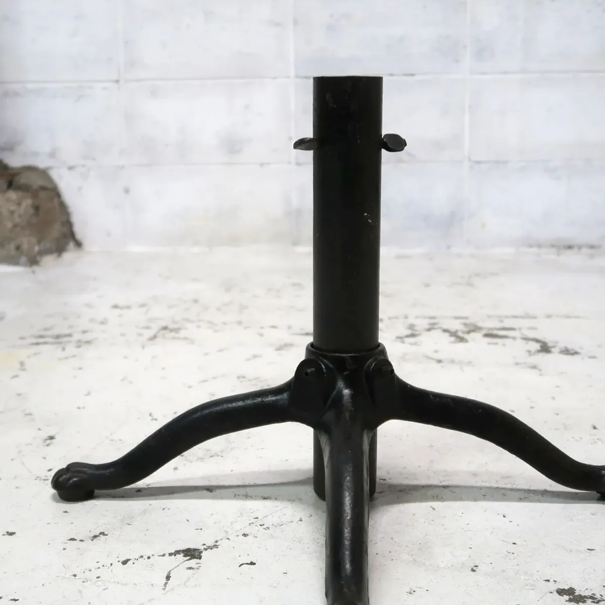 アンティーク アイアン フラッグポールスタンド