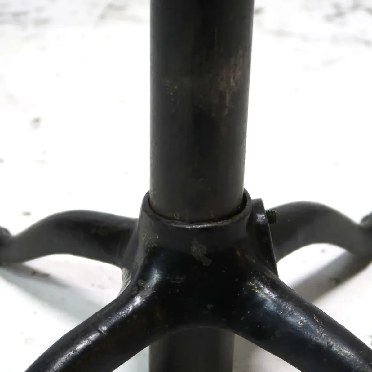 アンティーク アイアン フラッグポールスタンド