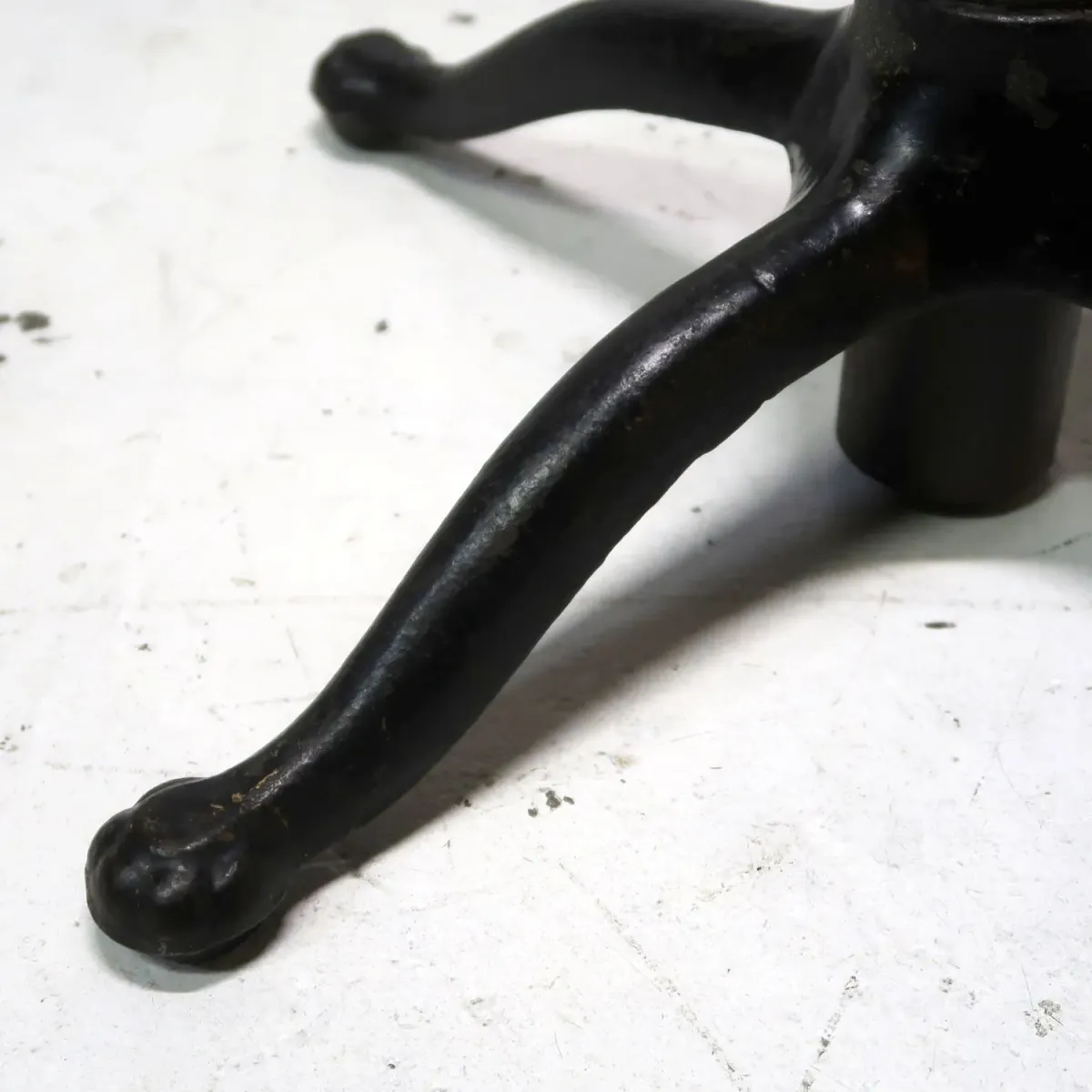 アンティーク アイアン フラッグポールスタンド