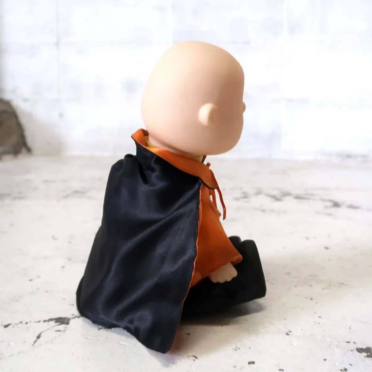 チャーリー・ブラウン ダンシングドール ヴァンパイア