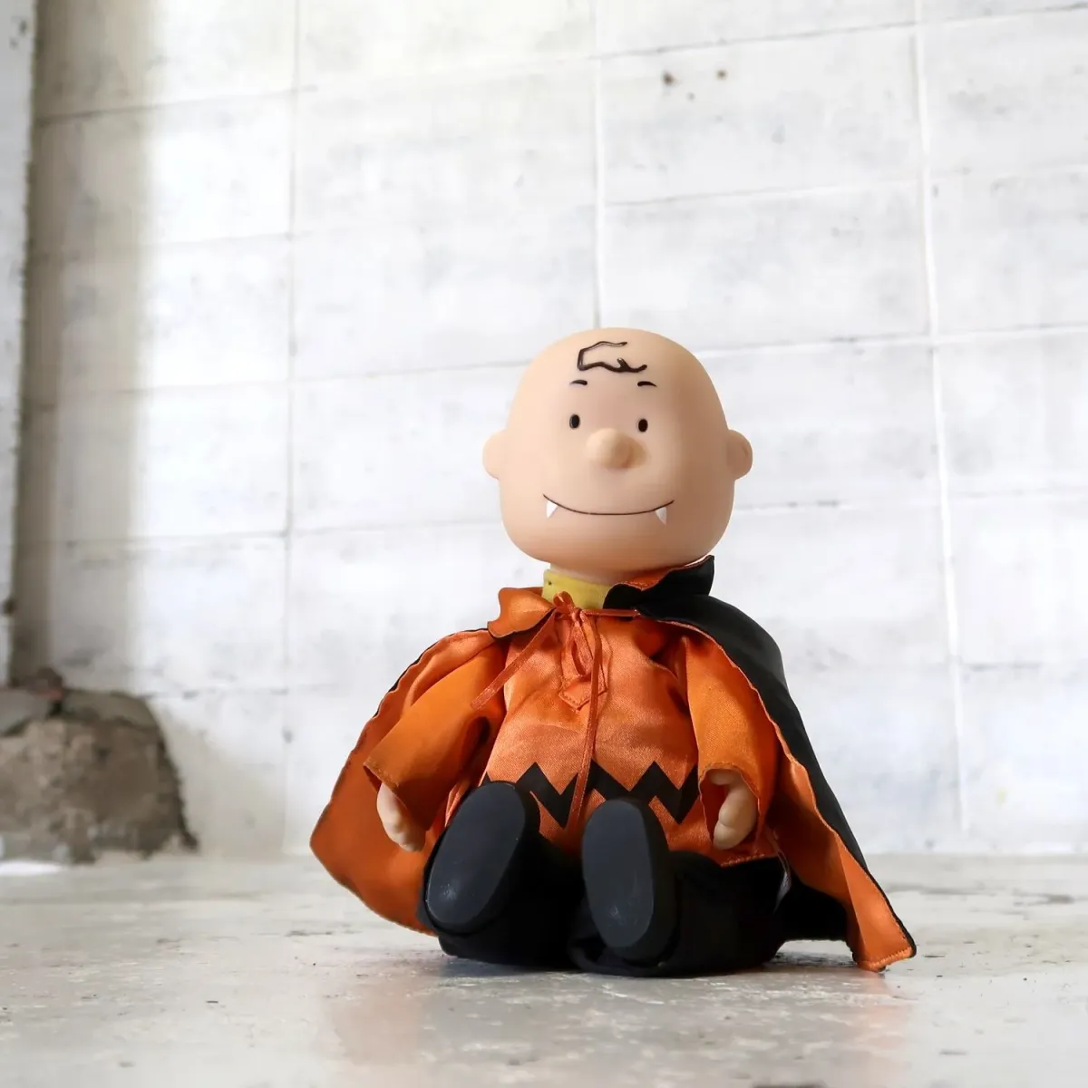 チャーリー・ブラウン ダンシングドール ヴァンパイア