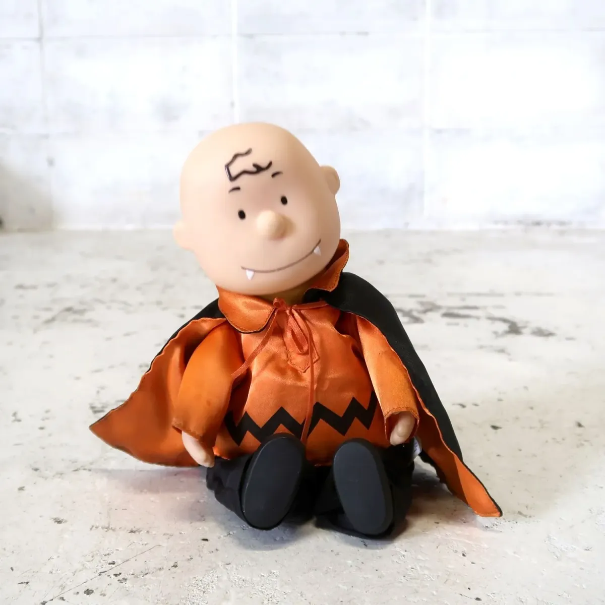 チャーリー・ブラウン ダンシングドール ヴァンパイア
