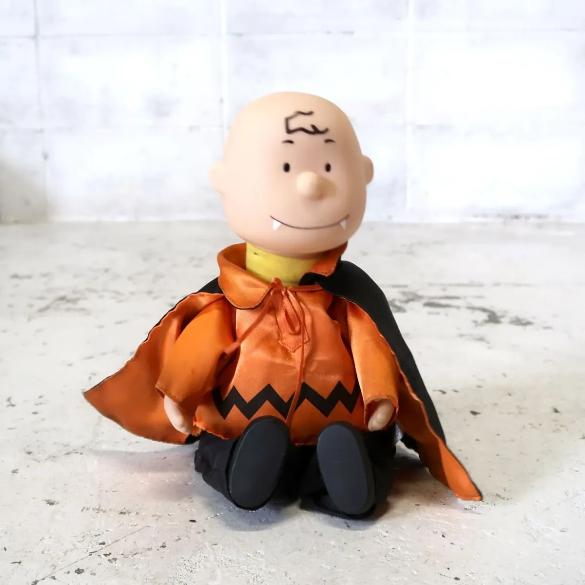 チャーリー・ブラウン ダンシングドール ヴァンパイア