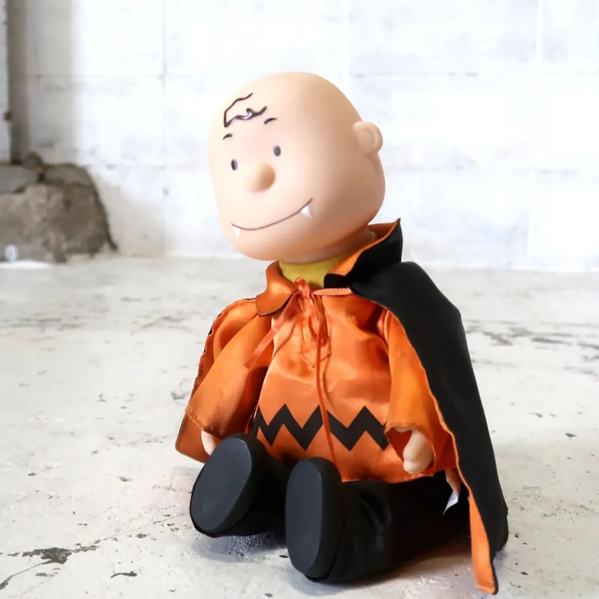 チャーリー・ブラウン ダンシングドール ヴァンパイア