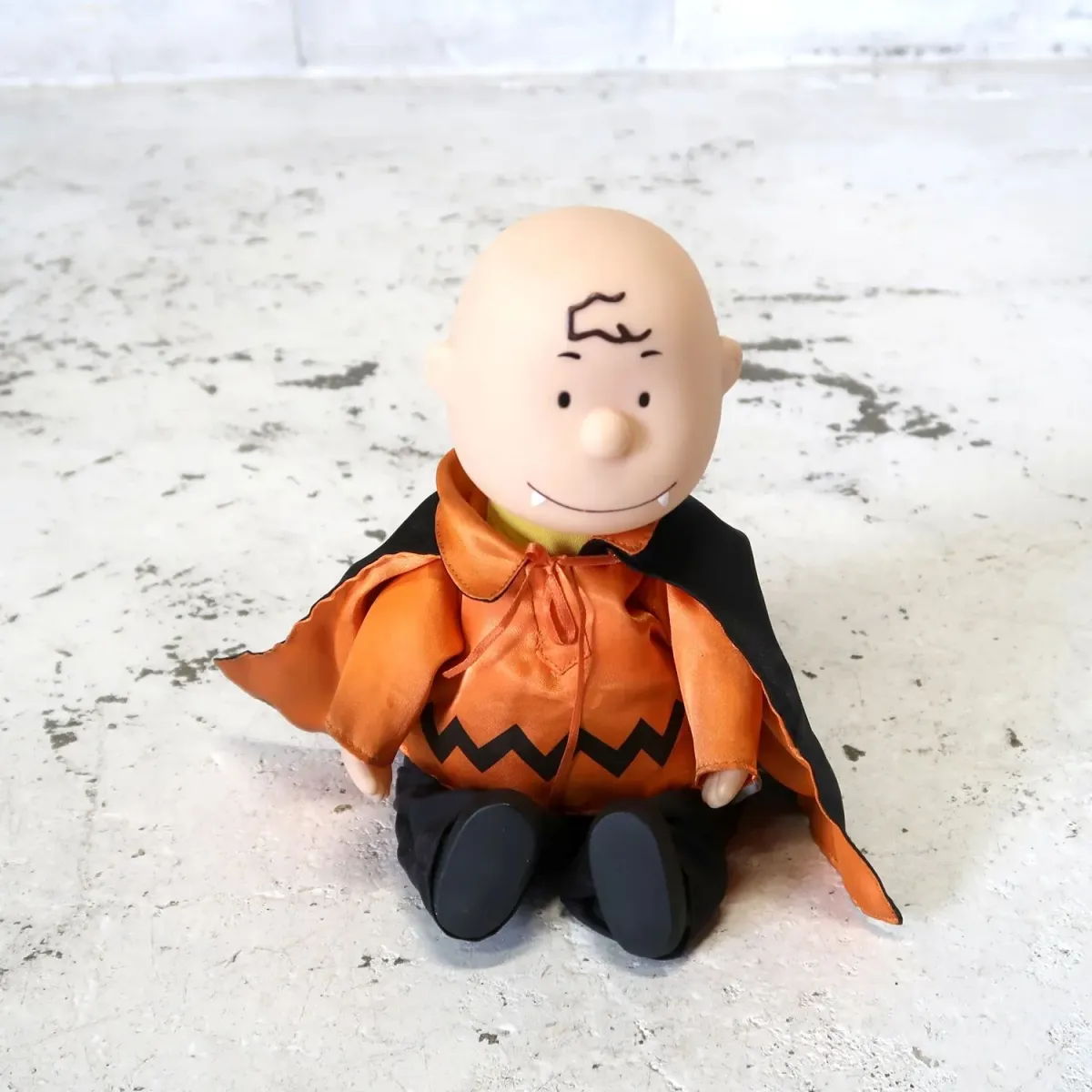 チャーリー・ブラウン ダンシングドール ヴァンパイア
