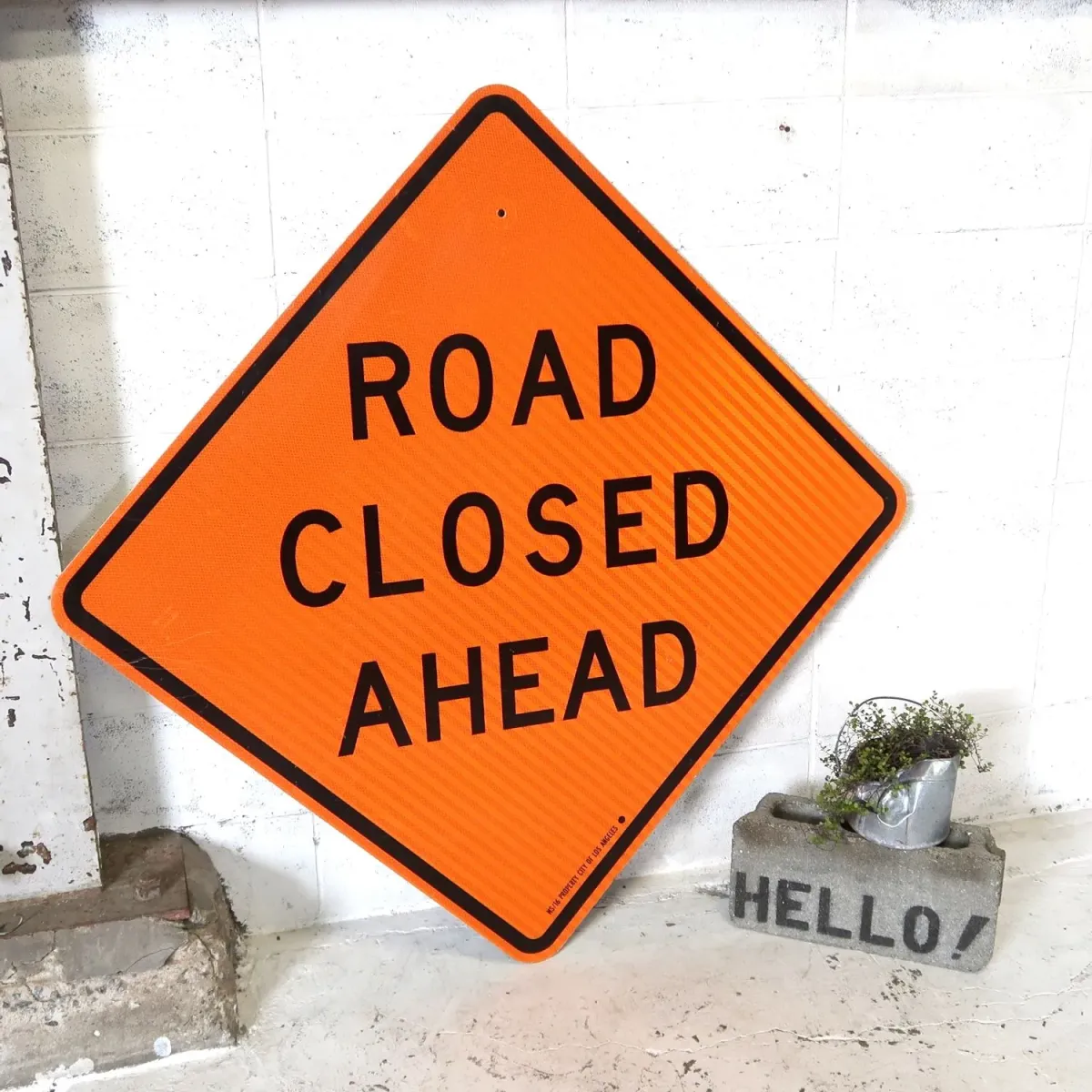 ROAD CLOSED AHEAD 大型ロードサイン