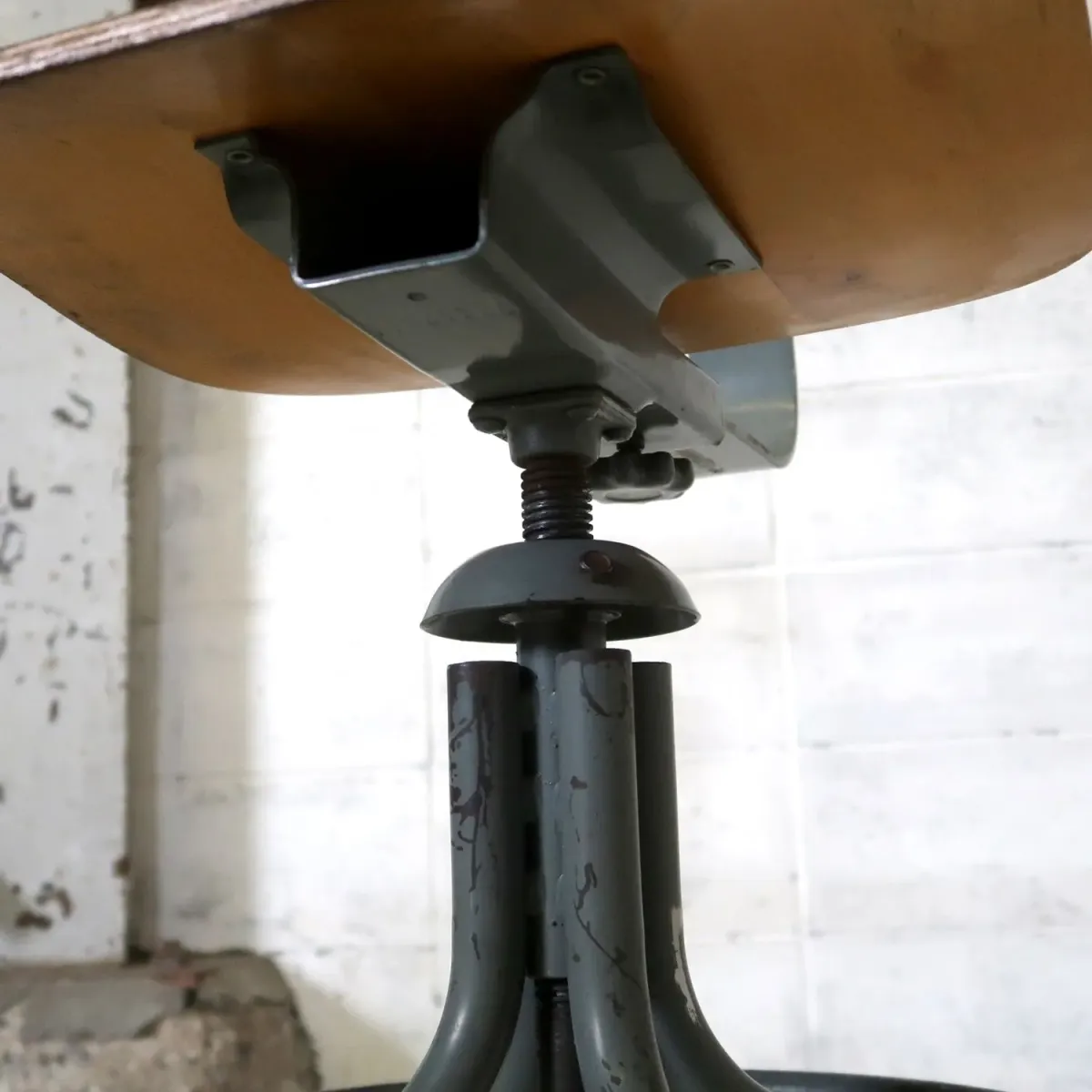 ビンテージ ドラフティングチェア