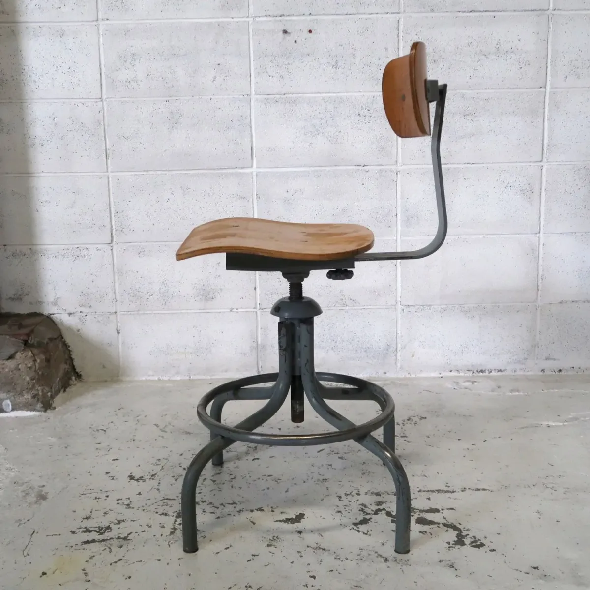 ビンテージ ドラフティングチェア