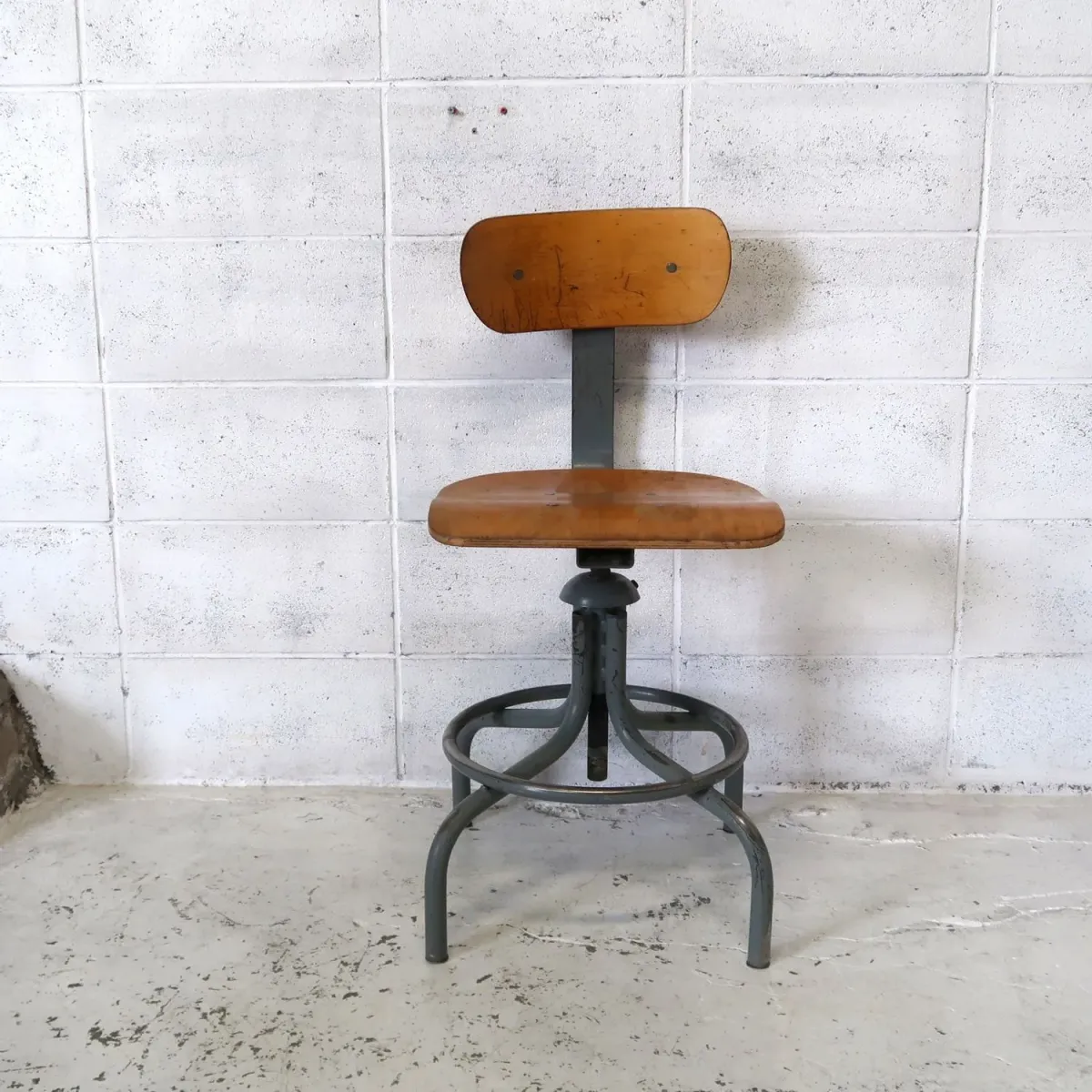 ビンテージ ドラフティングチェア