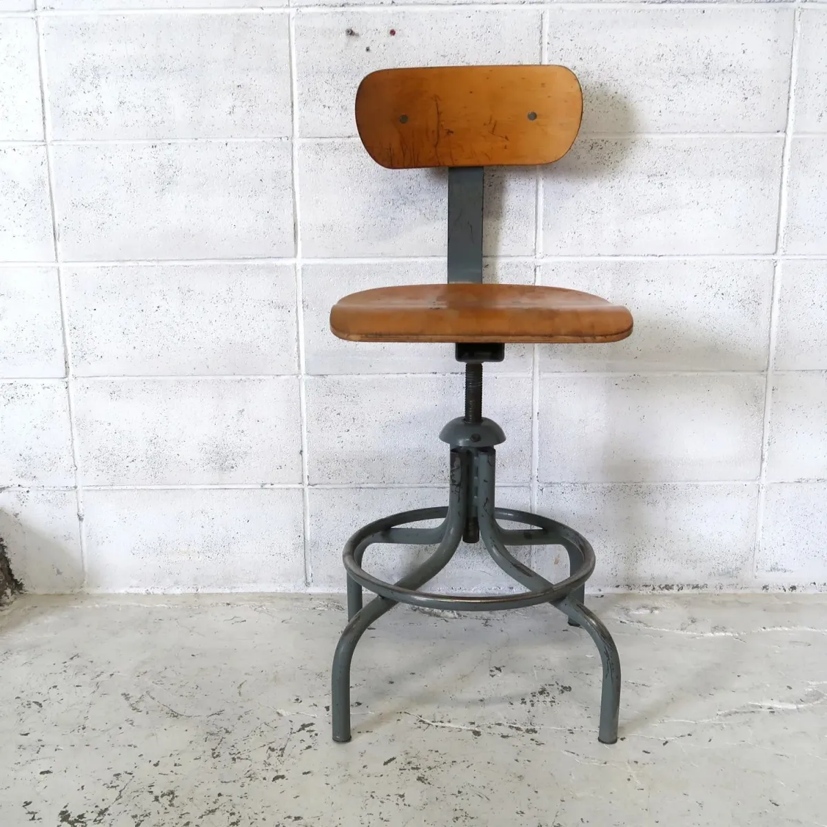 ビンテージ ドラフティングチェア