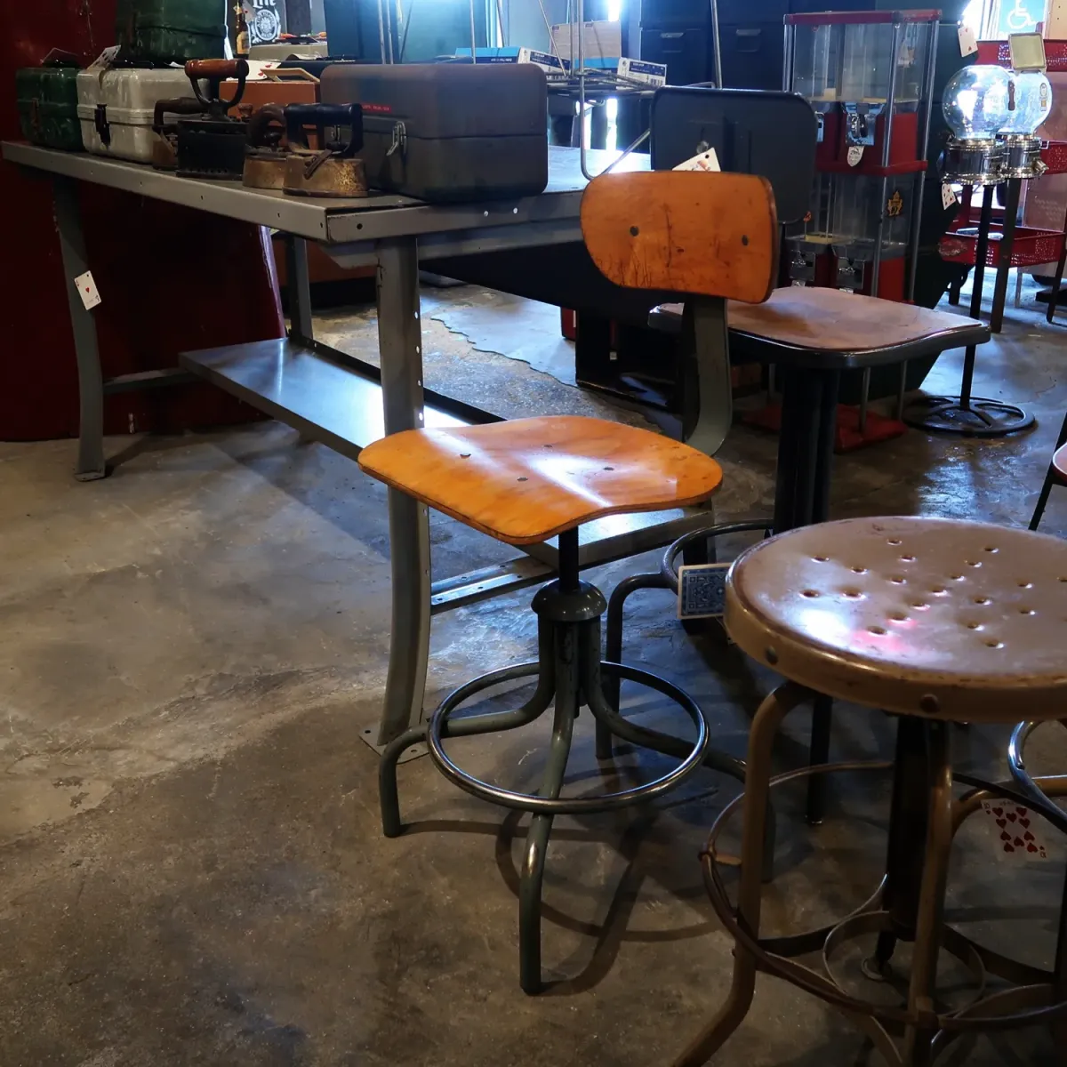 ビンテージ ドラフティングチェア