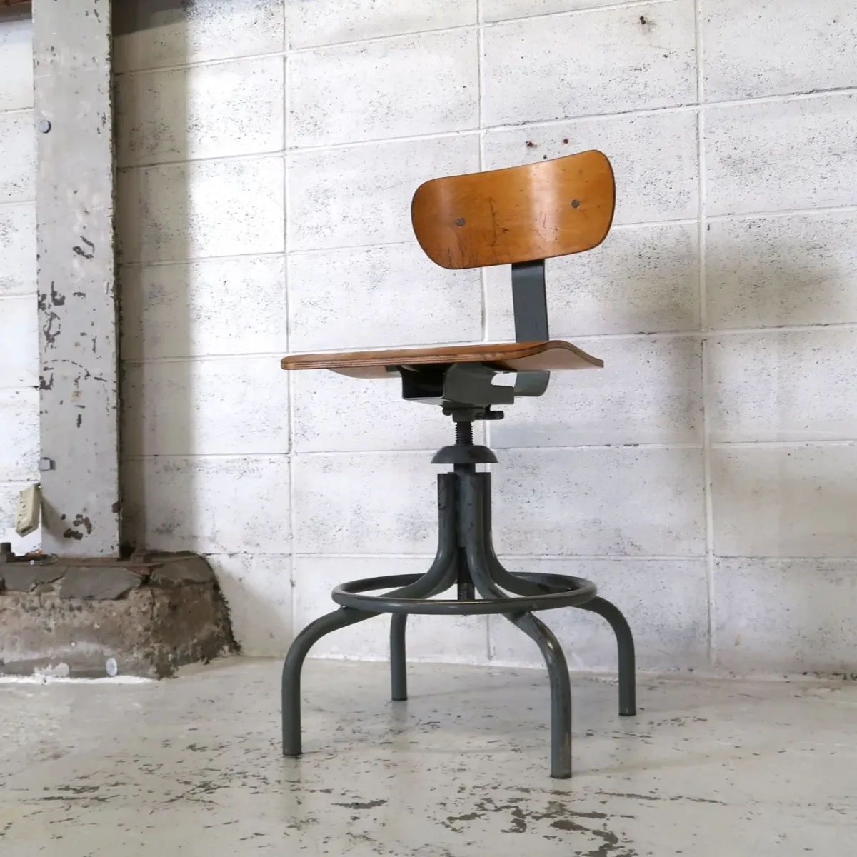 ビンテージ ドラフティングチェア