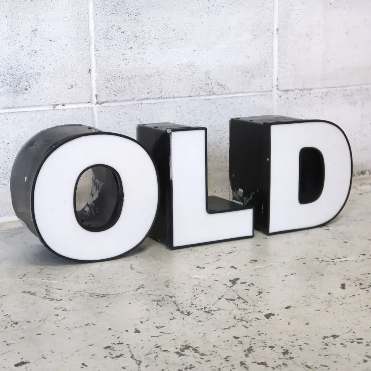 ビンテージ レターサイン ミニサイズ O