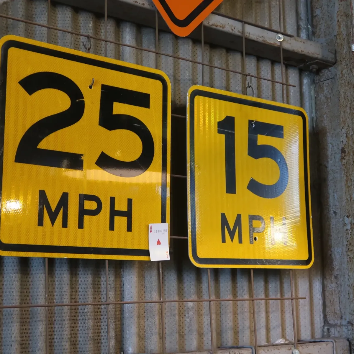 ロードサイン 15MPH