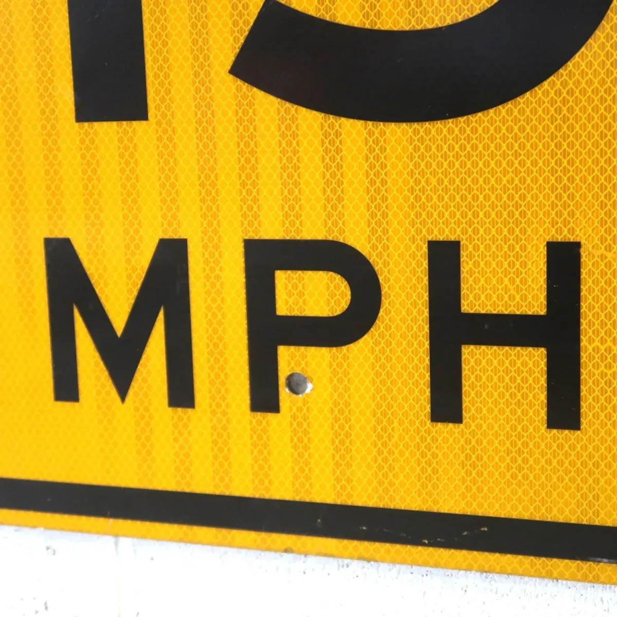 ロードサイン 15MPH