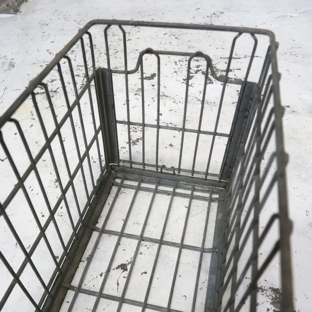 CARNATION ビンテージ ワイヤーバスケット