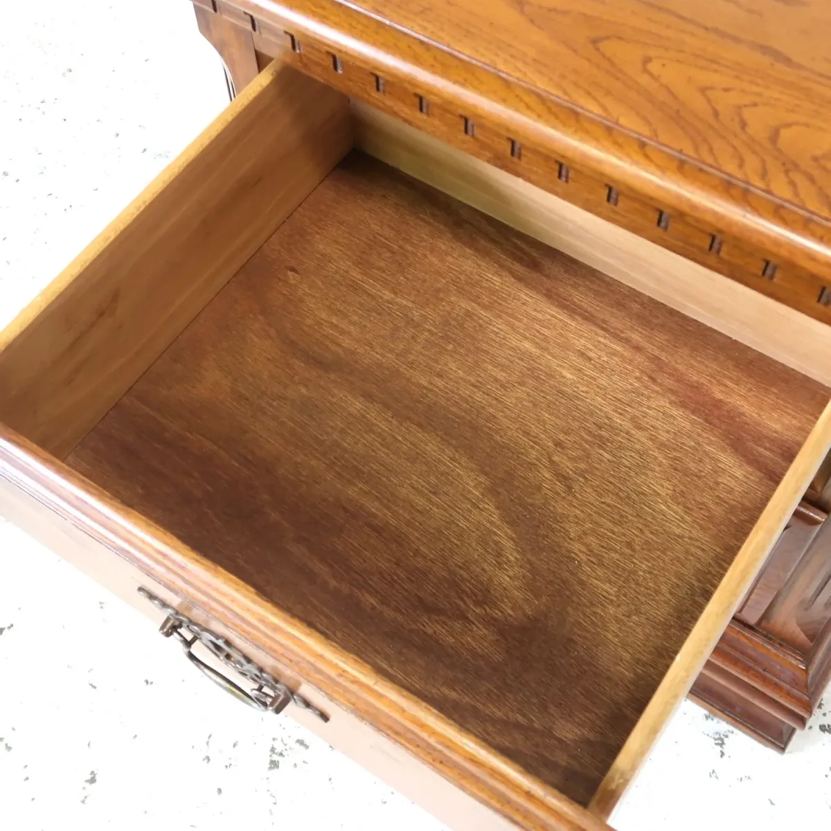 アンティーク ナイトスタンド