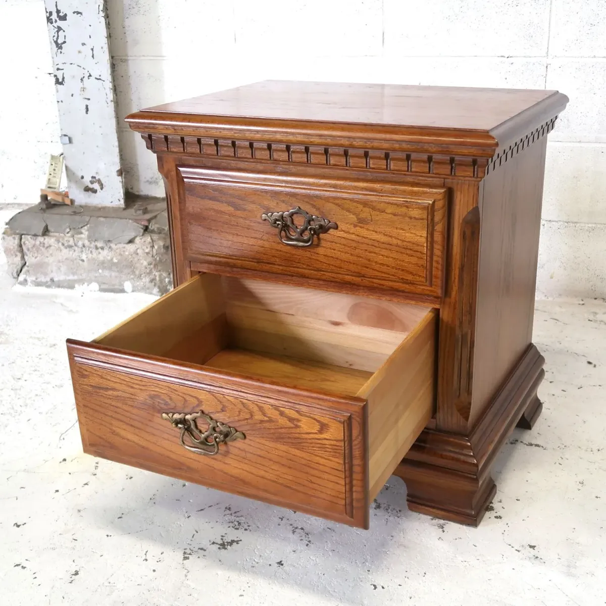 アンティーク ナイトスタンド