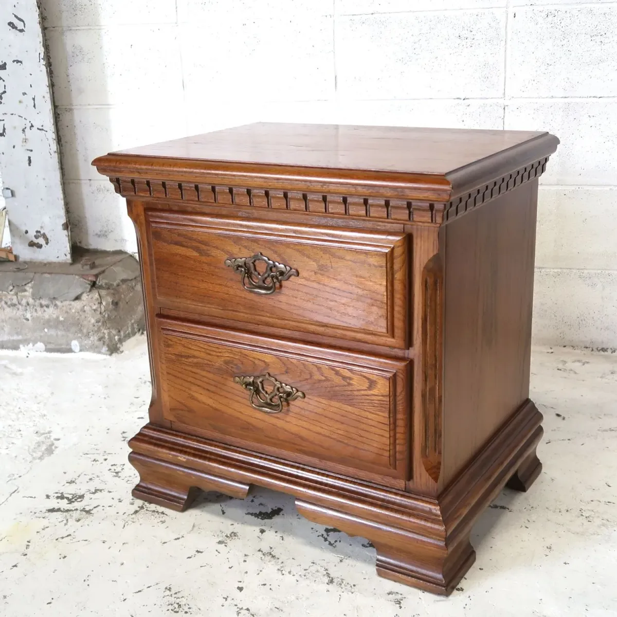 アンティーク ナイトスタンド