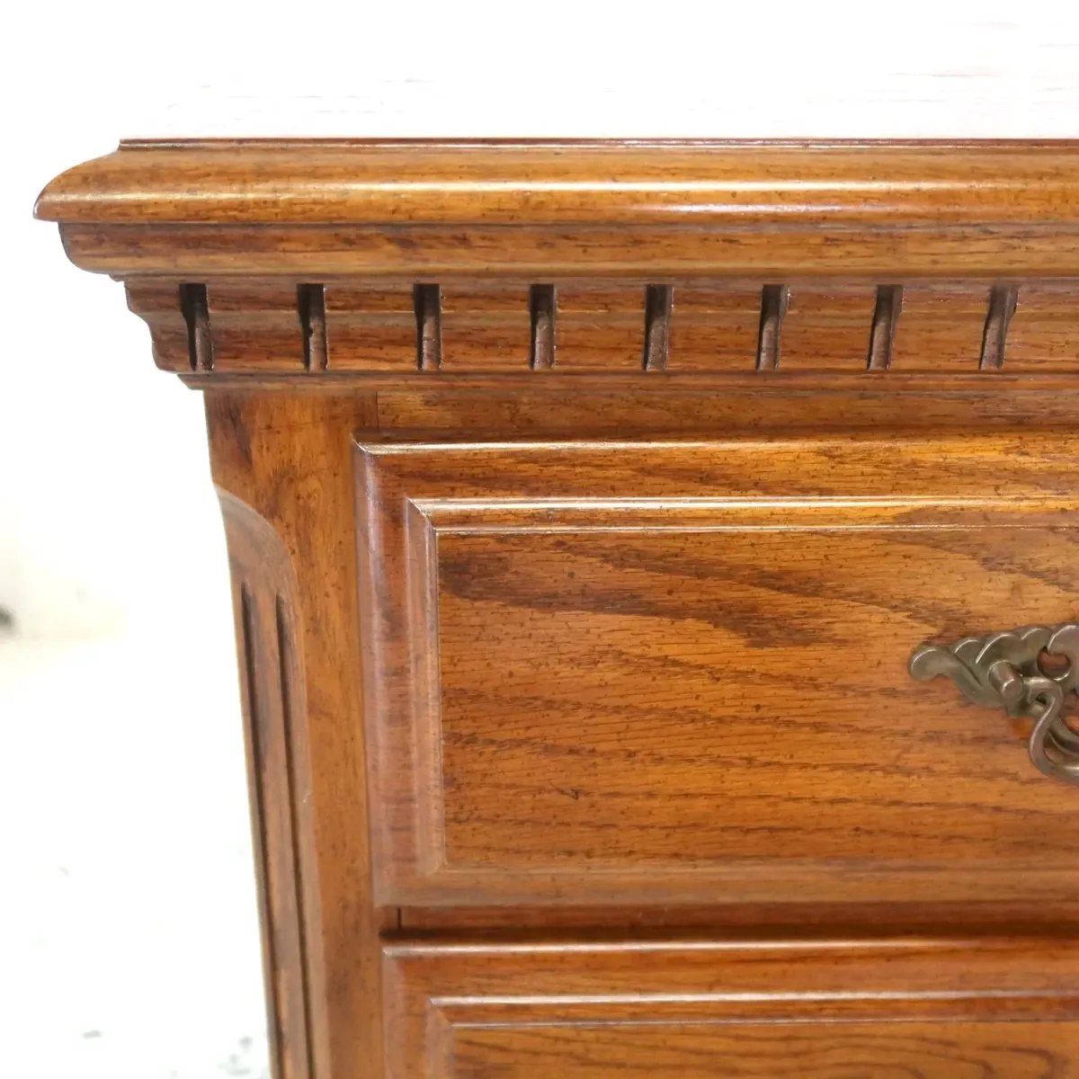 アンティーク ナイトスタンド