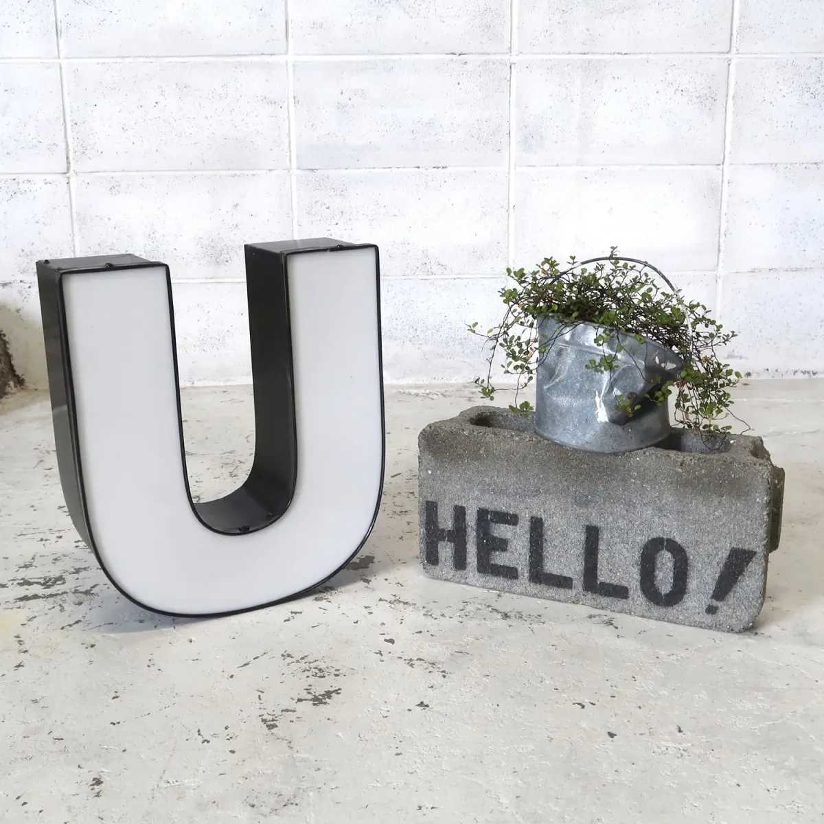 ビンテージ レターサイン U