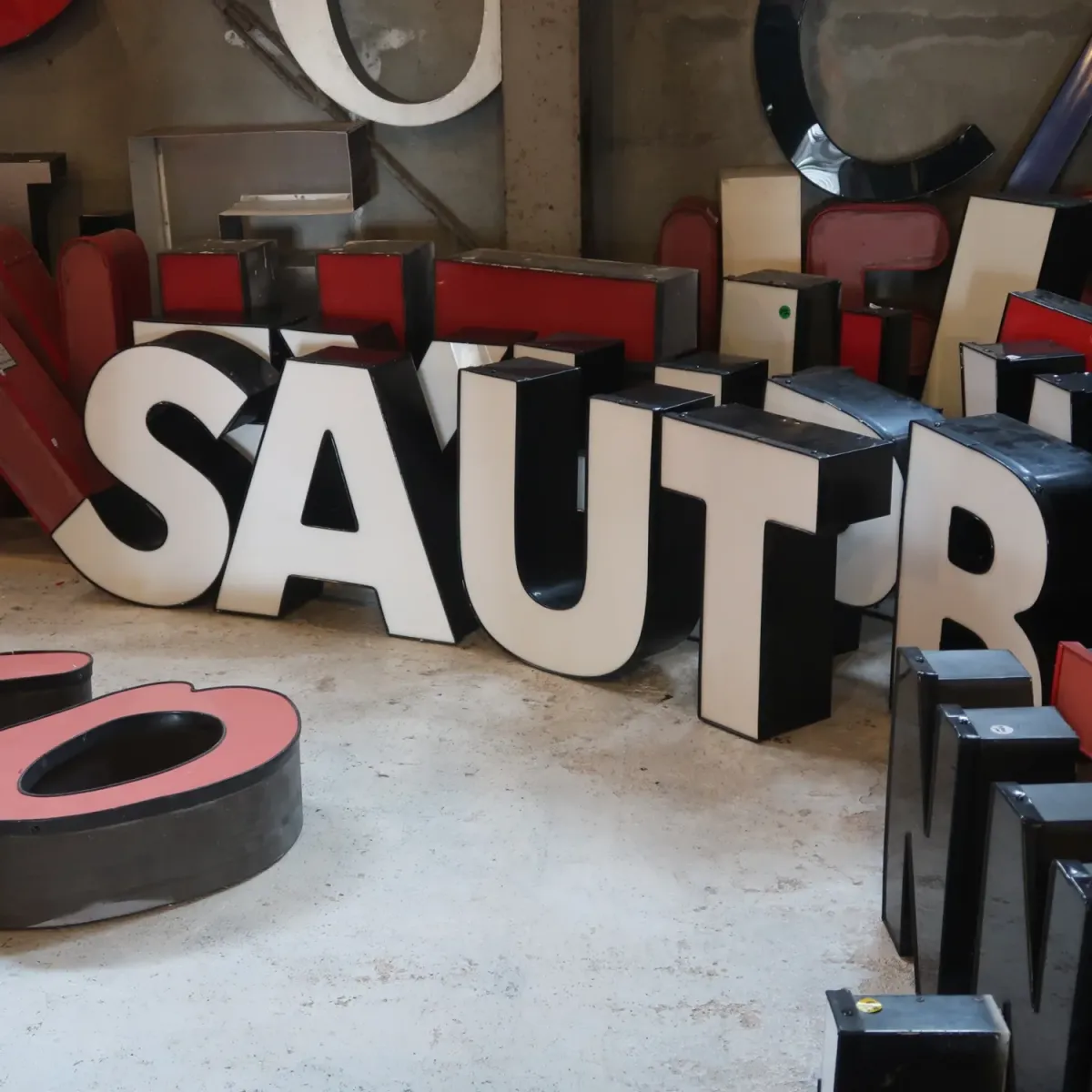 ビンテージ レターサイン U