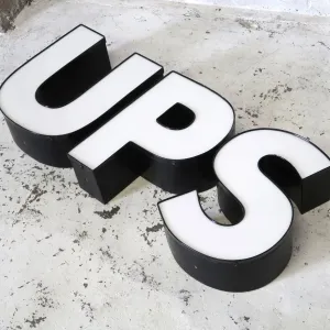 ビンテージ レターサイン U