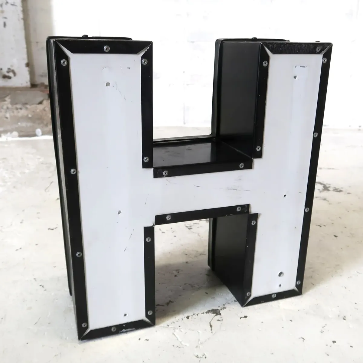 ビンテージ レターサイン H