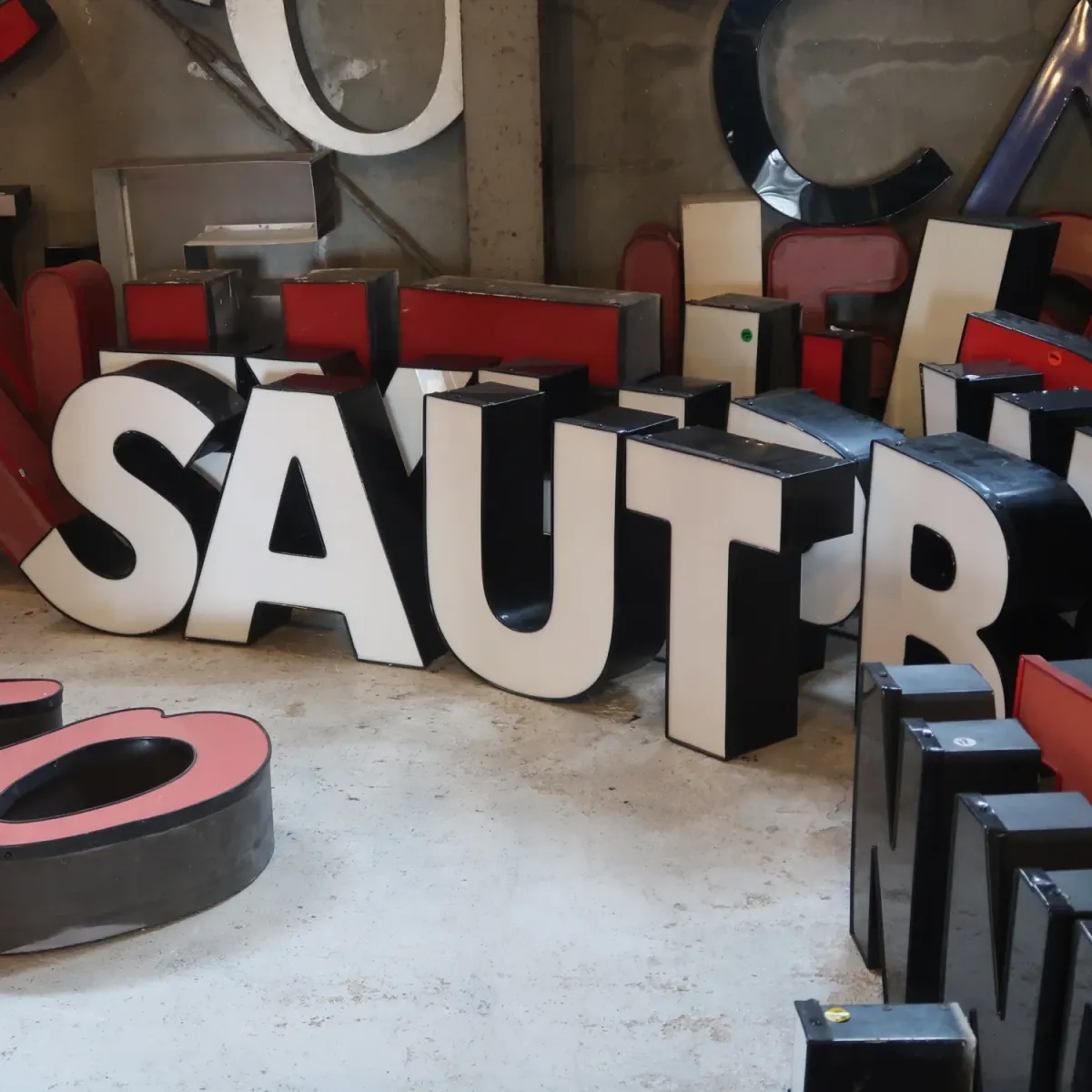 ビンテージ レターサイン H