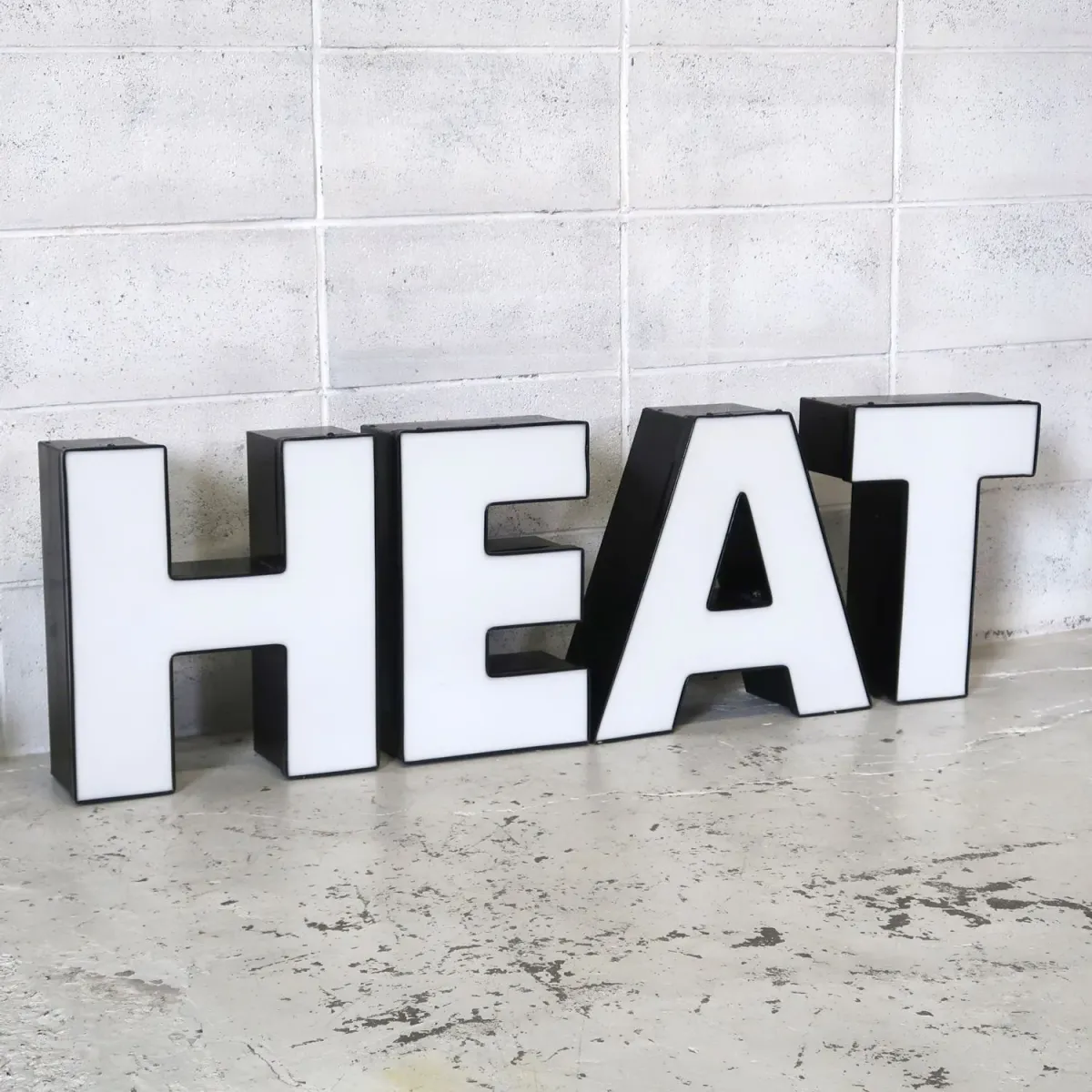 ビンテージ レターサイン H