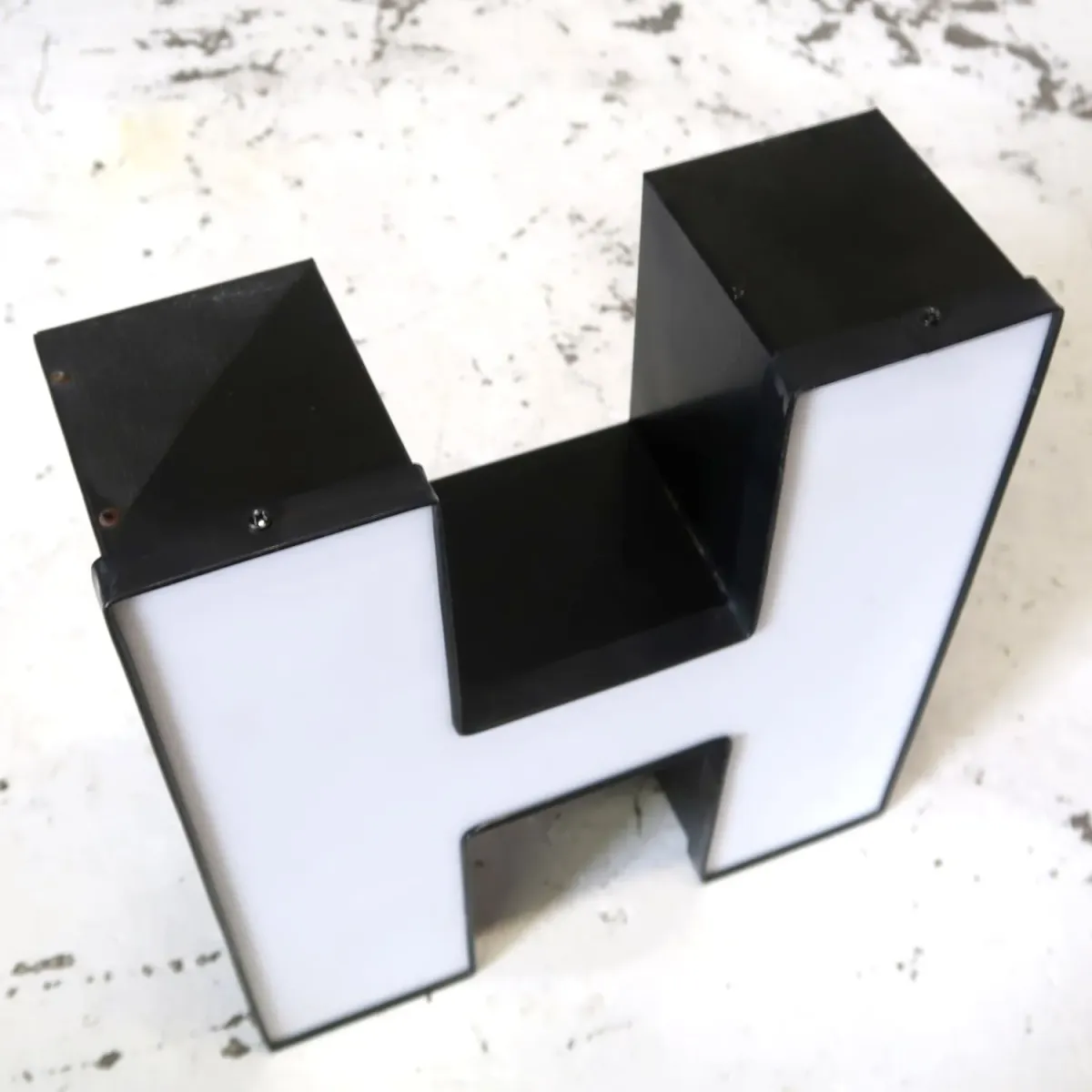 ビンテージ レターサイン H