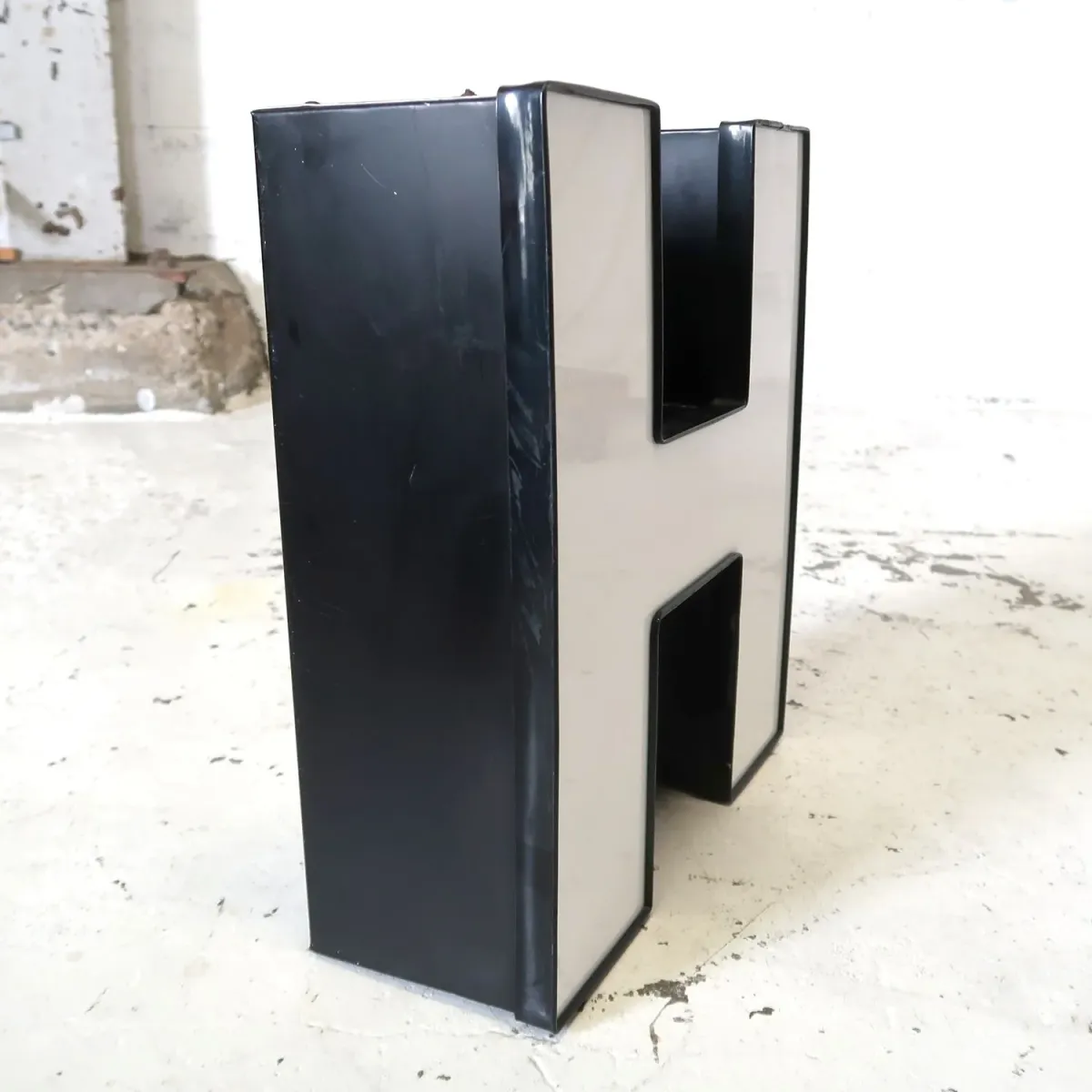 ビンテージ レターサイン H