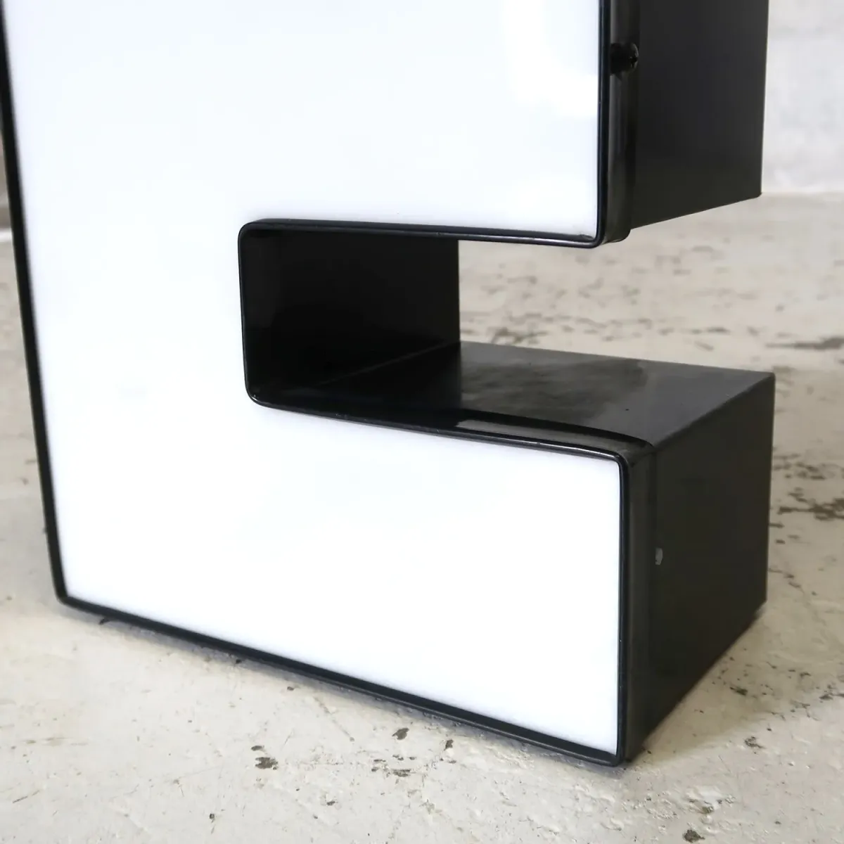 ビンテージ レターサイン E