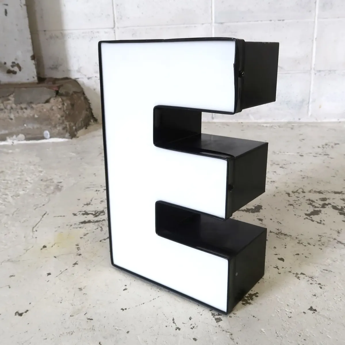 ビンテージ レターサイン E