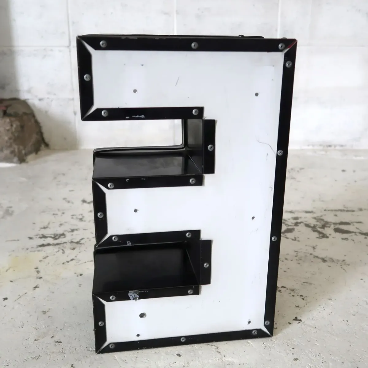 ビンテージ レターサイン E